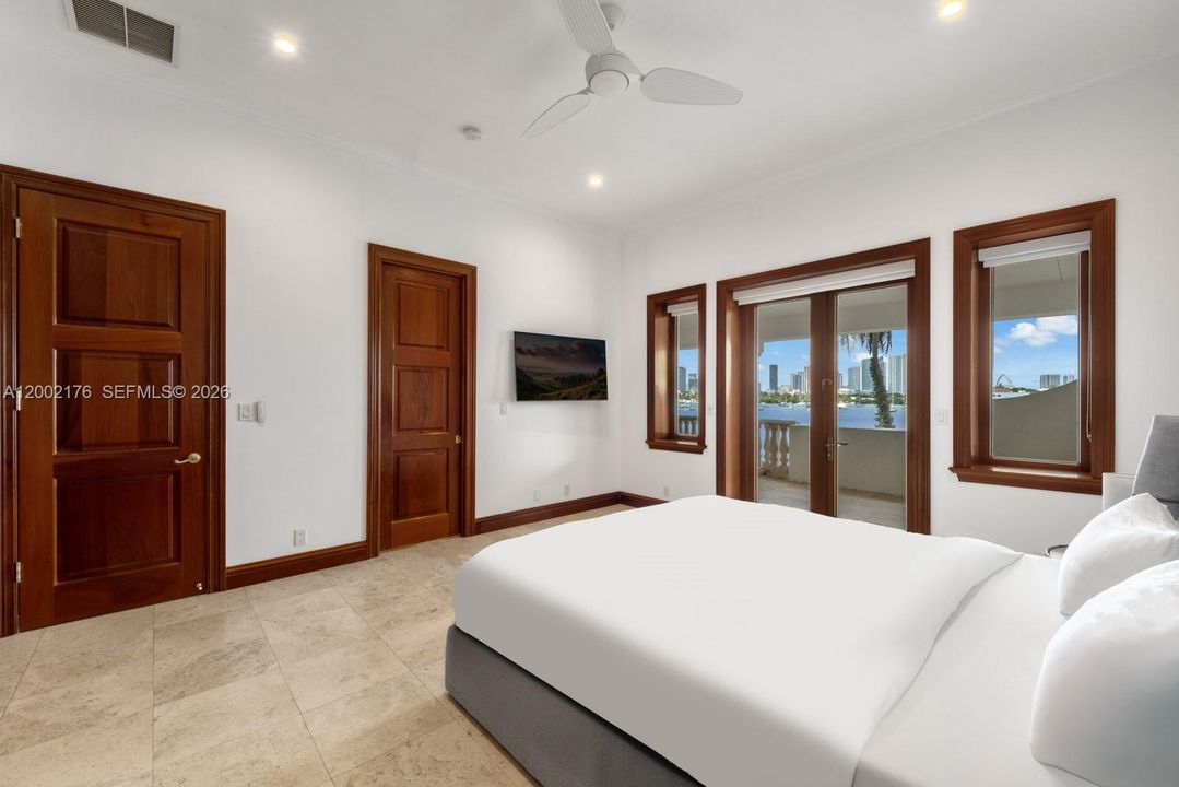 For Sale: $29,000,000 (5 beds, 6 baths, 6090 Square Feet)