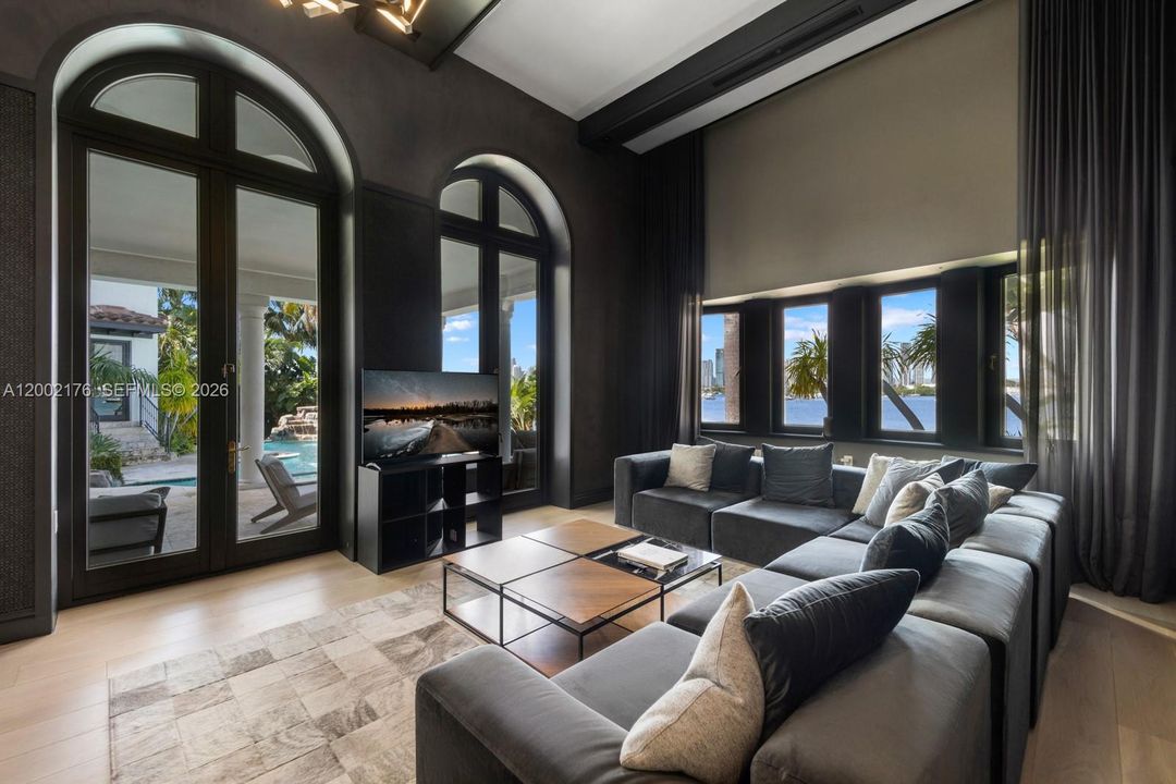 For Sale: $29,000,000 (5 beds, 6 baths, 6090 Square Feet)