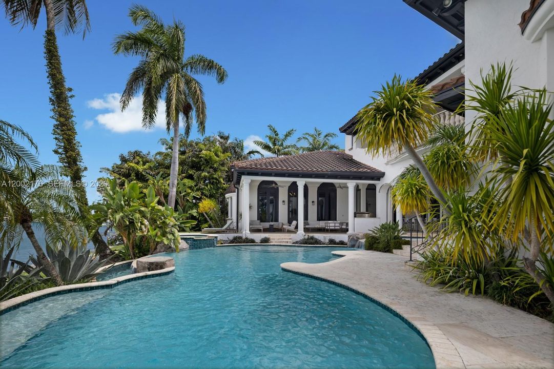 For Sale: $29,000,000 (5 beds, 6 baths, 6090 Square Feet)