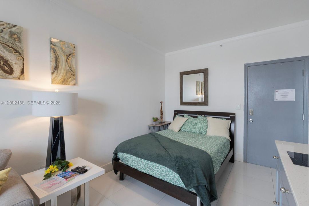 For Sale: $299,000 (0 beds, 1 baths, 200 Square Feet)