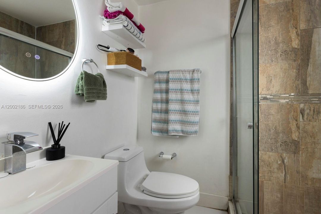 For Sale: $299,000 (0 beds, 1 baths, 200 Square Feet)