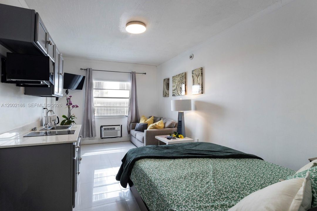 For Sale: $299,000 (0 beds, 1 baths, 200 Square Feet)