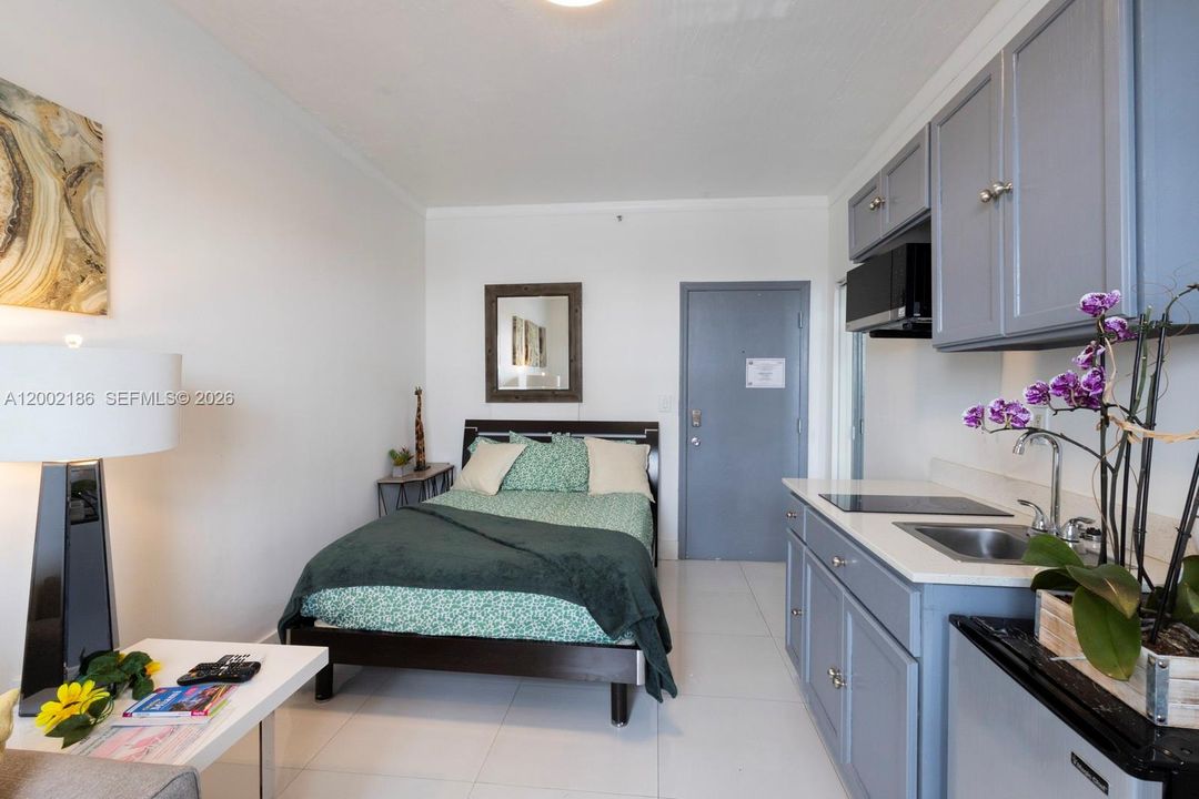 For Sale: $299,000 (0 beds, 1 baths, 200 Square Feet)
