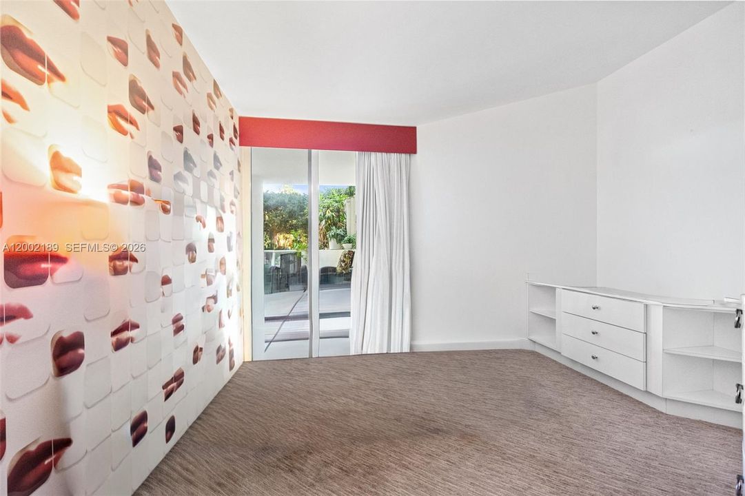 En Venta: $940,000 (3 camas, 2 baños, 2640 Pies cuadrados)