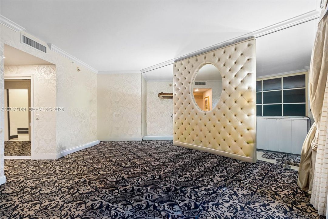 En Venta: $940,000 (3 camas, 2 baños, 2640 Pies cuadrados)