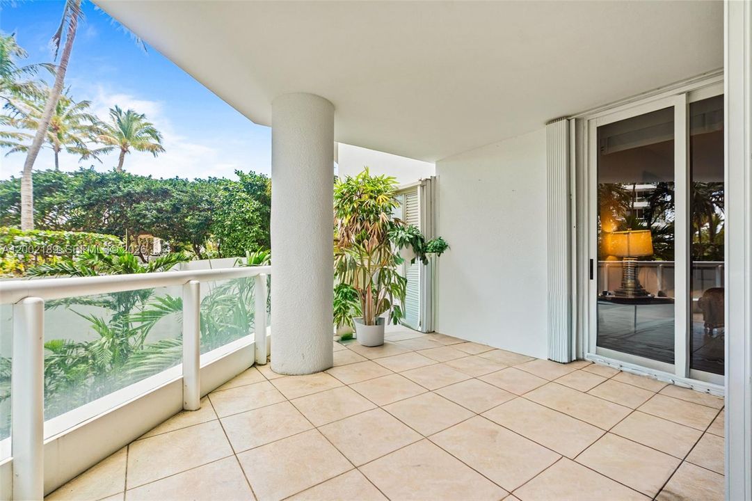 En Venta: $940,000 (3 camas, 2 baños, 2640 Pies cuadrados)