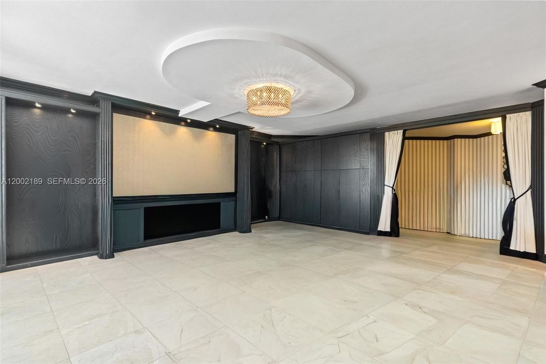 En Venta: $940,000 (3 camas, 2 baños, 2640 Pies cuadrados)