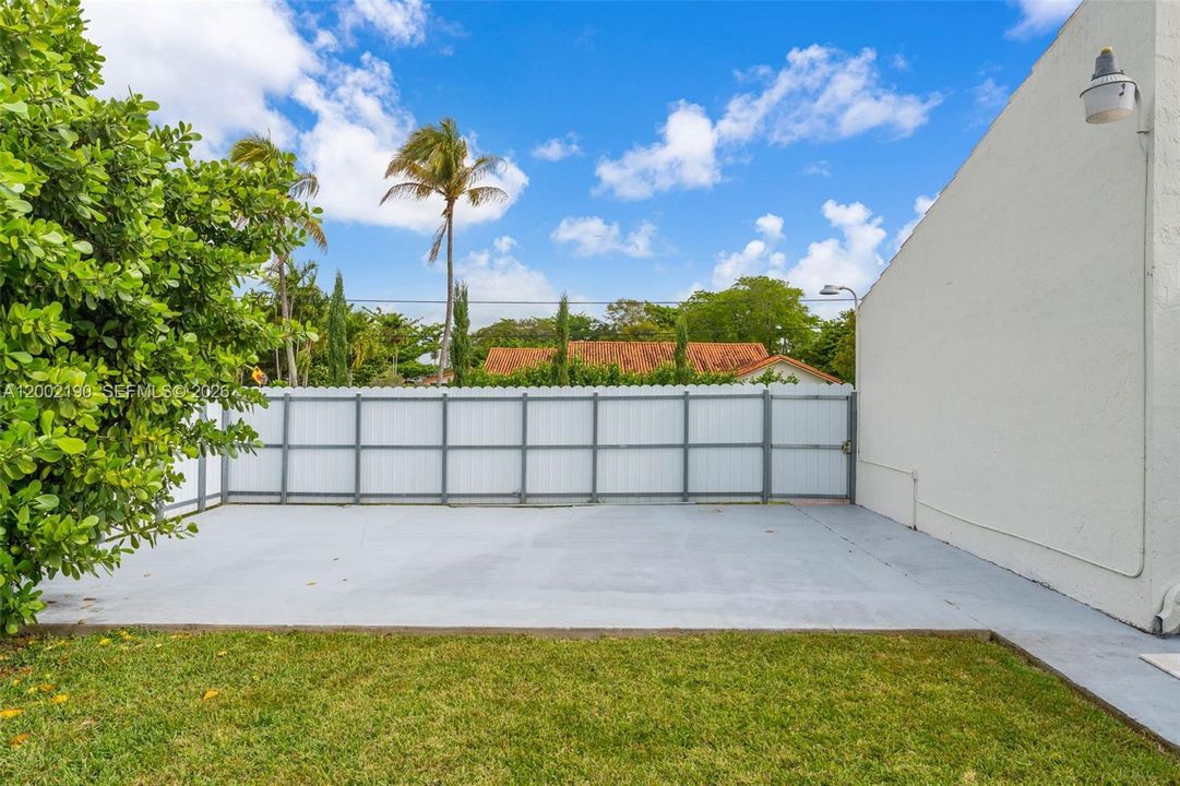En Venta: $1,599,000 (5 camas, 3 baños, 3881 Pies cuadrados)