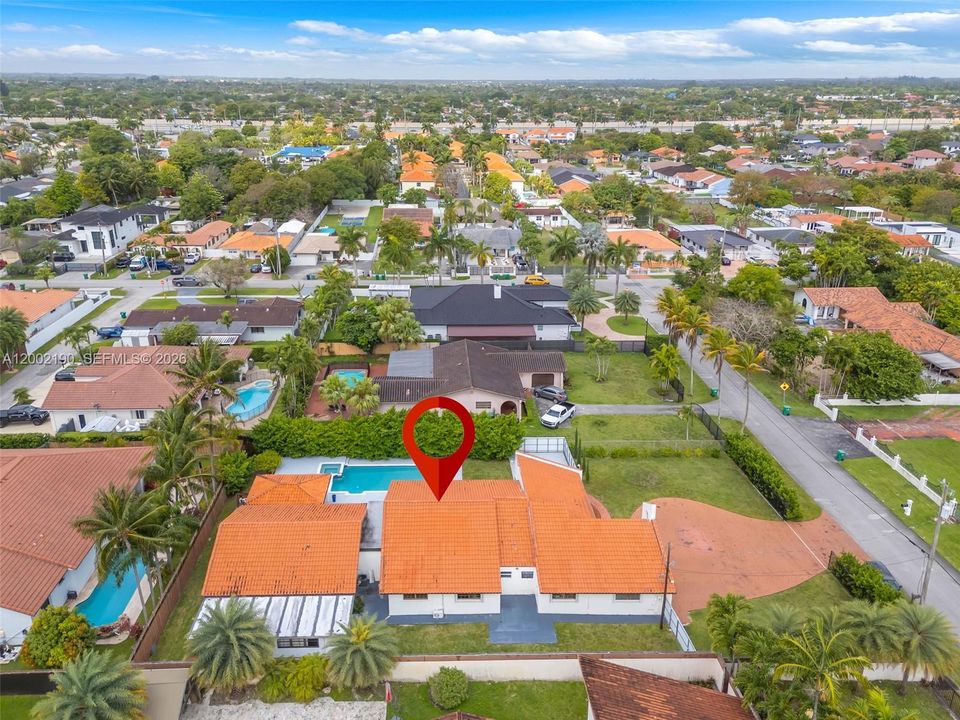 En Venta: $1,599,000 (5 camas, 3 baños, 3881 Pies cuadrados)