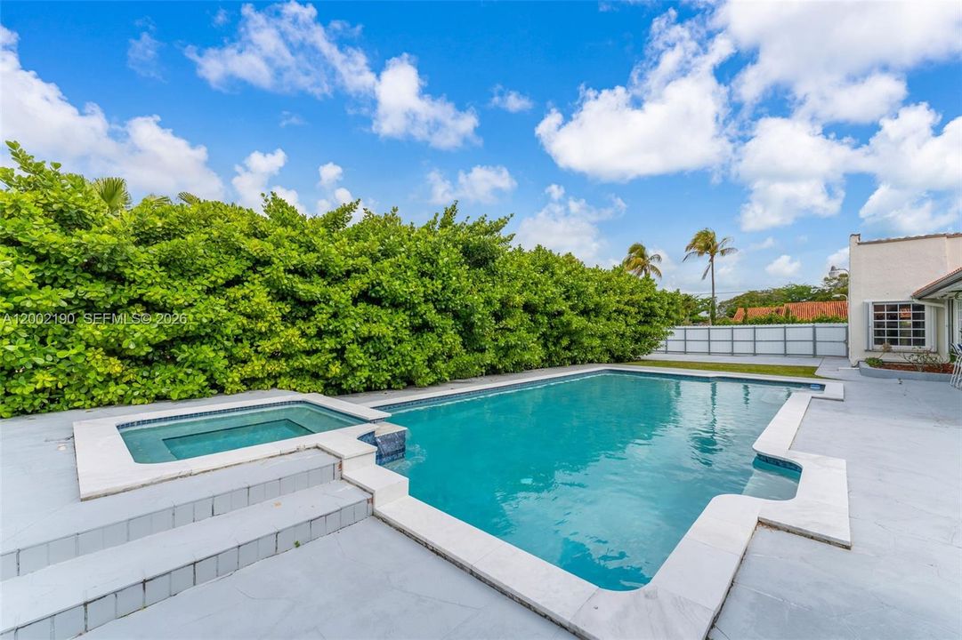 En Venta: $1,599,000 (5 camas, 3 baños, 3881 Pies cuadrados)
