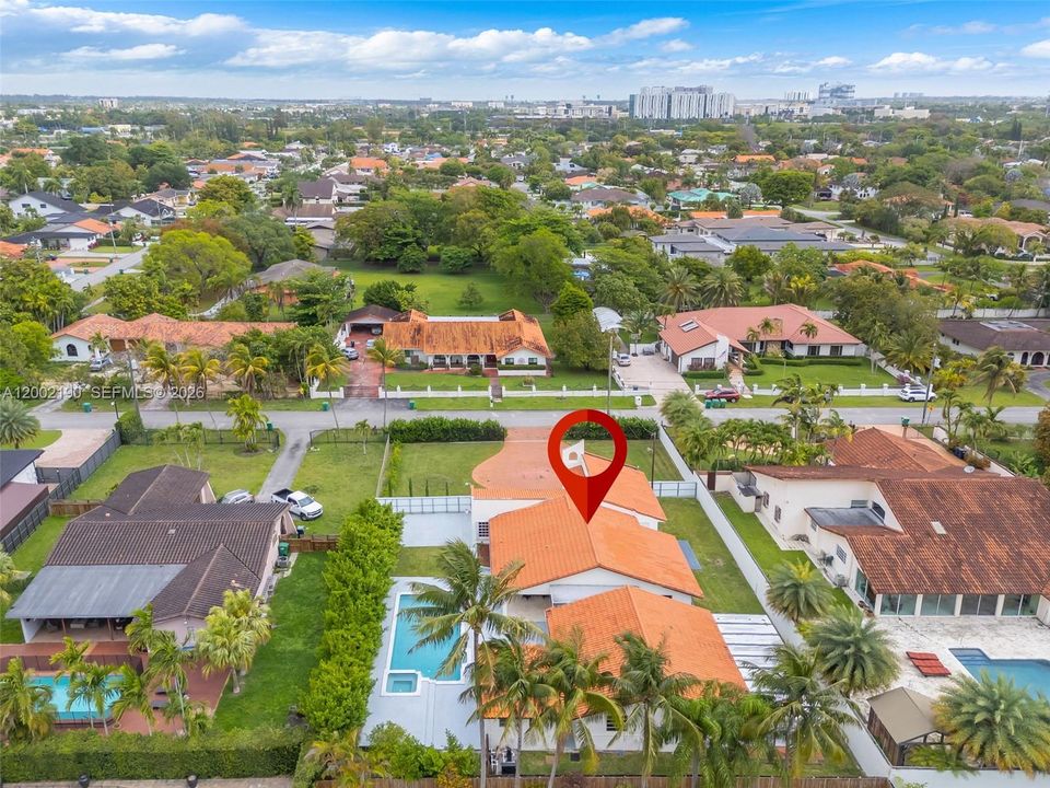 En Venta: $1,599,000 (5 camas, 3 baños, 3881 Pies cuadrados)