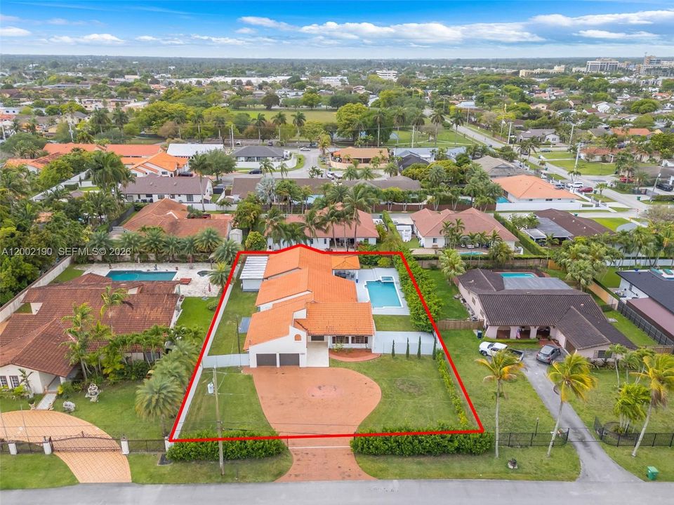 En Venta: $1,599,000 (5 camas, 3 baños, 3881 Pies cuadrados)