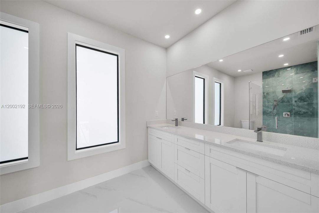 For Rent: $2,400 (3 beds, 2 baths, 0 Square Feet)