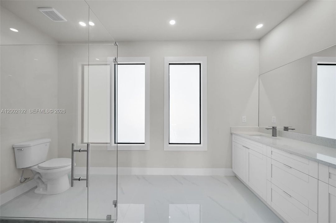 For Rent: $2,400 (3 beds, 2 baths, 0 Square Feet)