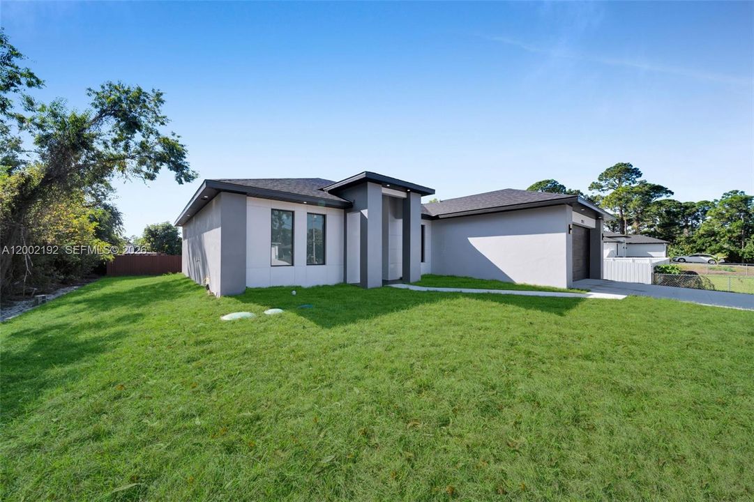 For Rent: $2,400 (3 beds, 2 baths, 0 Square Feet)