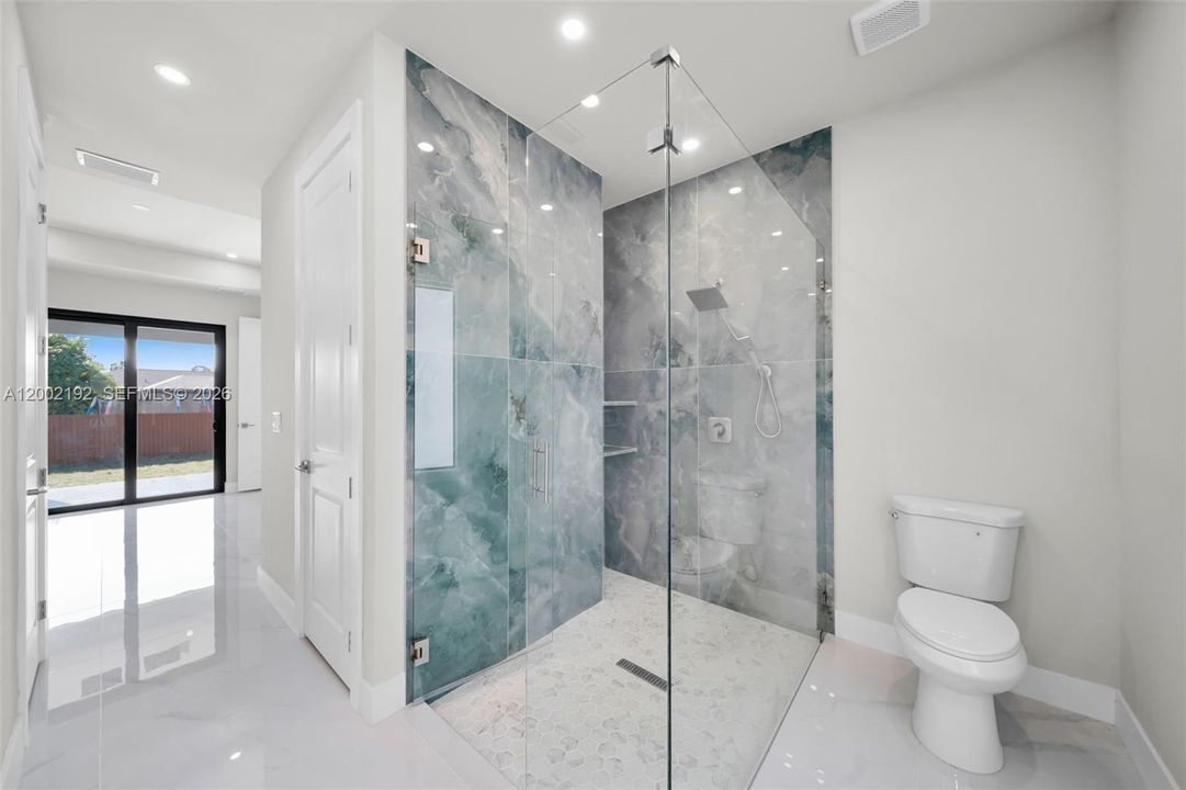 For Rent: $2,400 (3 beds, 2 baths, 0 Square Feet)