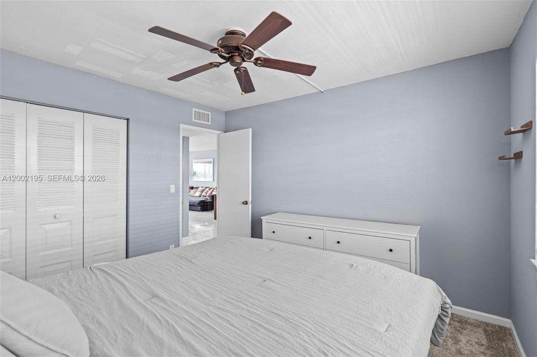 For Sale: $259,900 (2 beds, 2 baths, 912 Square Feet)