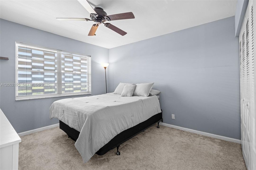 For Sale: $259,900 (2 beds, 2 baths, 912 Square Feet)