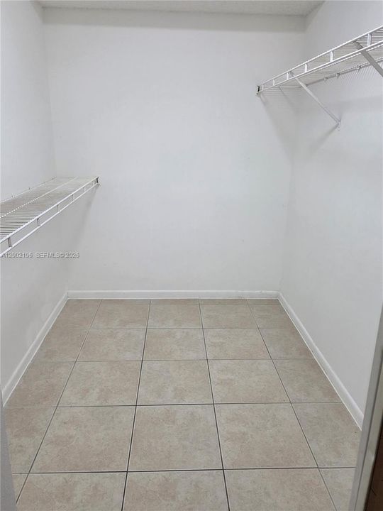 Active With Contract: $2,450 (3 beds, 2 baths, 1166 Square Feet)