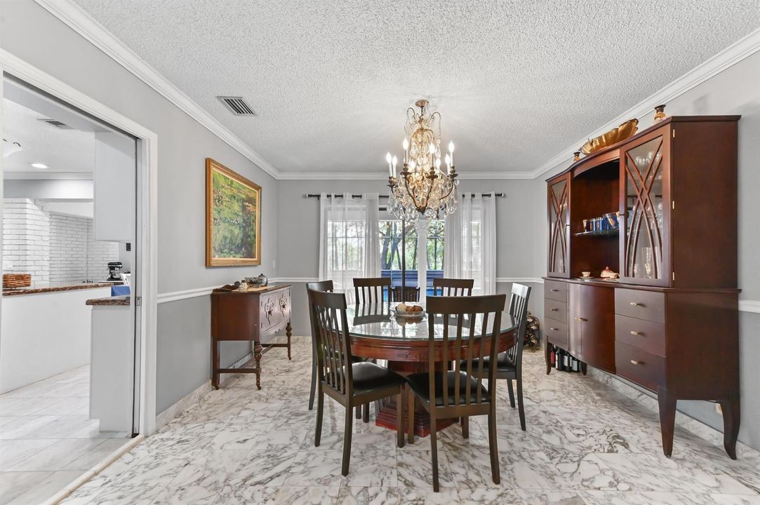 11 dining room 01