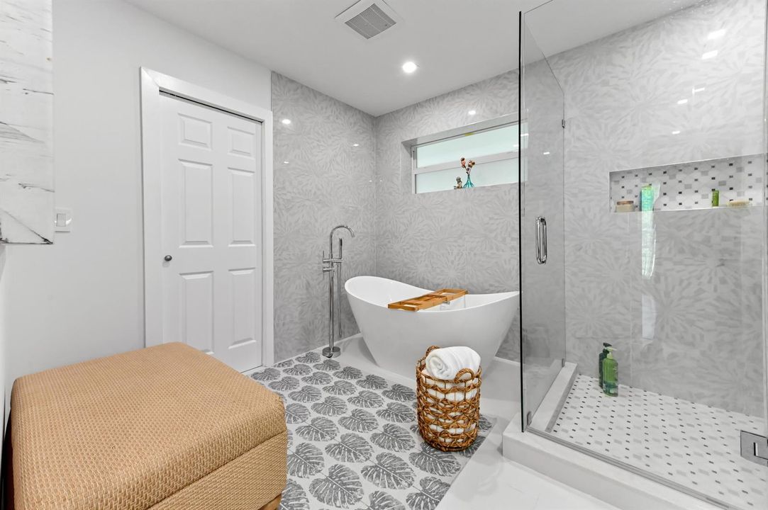 44 bathroom 02