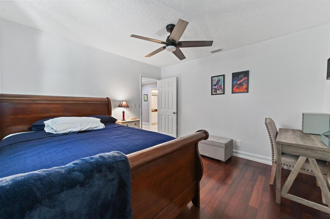 27 bedroom 02