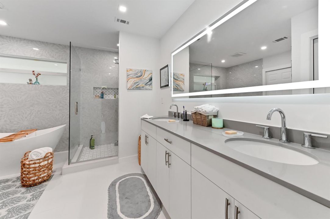 43 bathroom 01