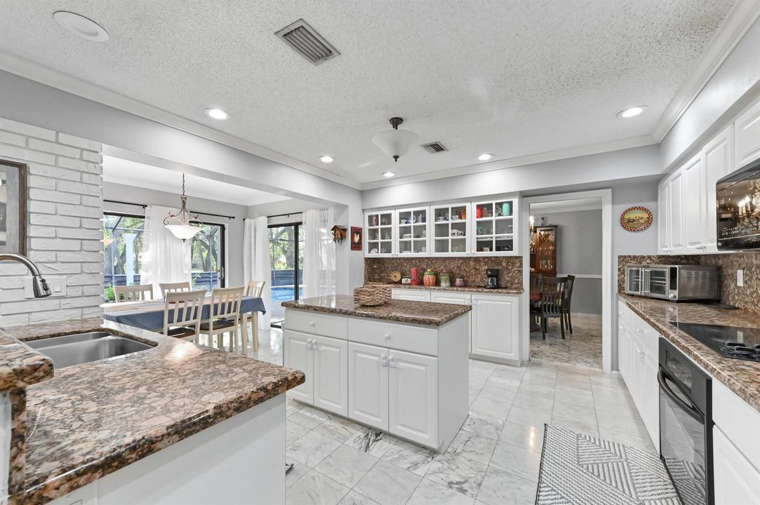 14 kitchen 02