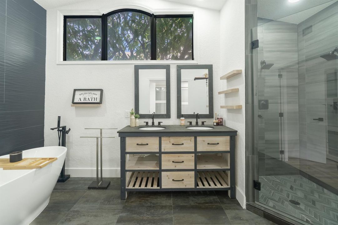 2878 NE 26St-29