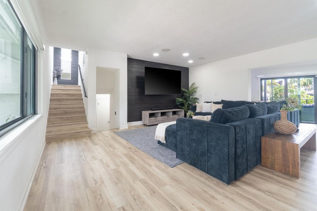 2878 NE 26St-17