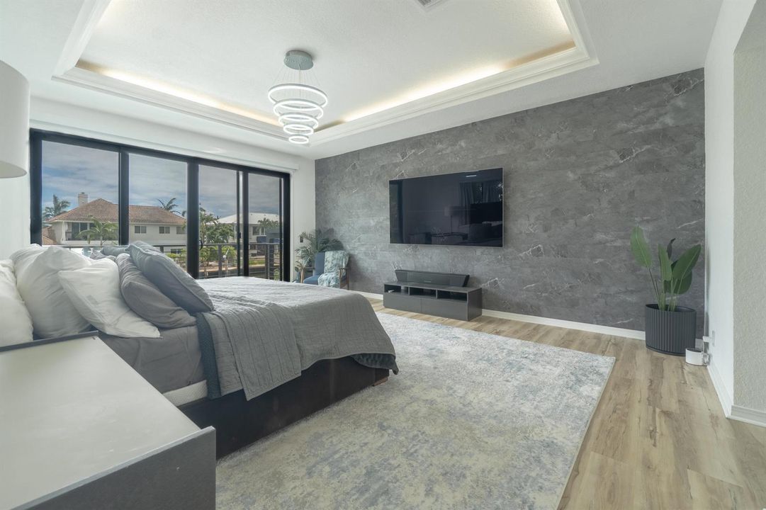 2878 NE 26St-25