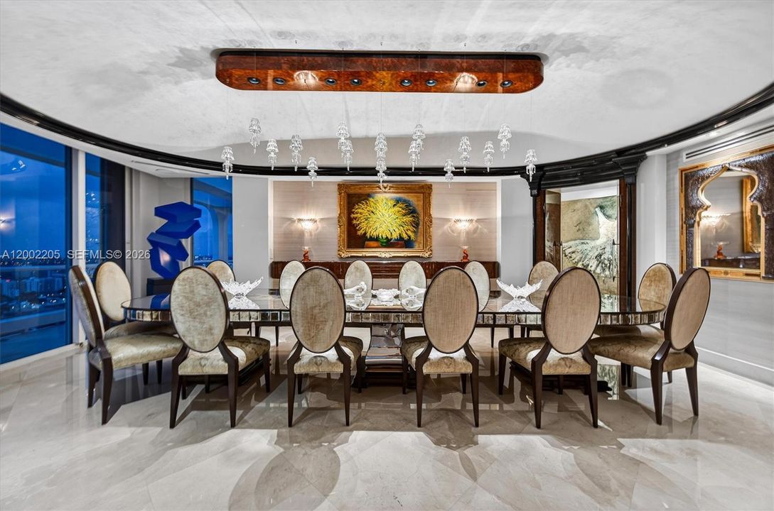 For Sale: $5,500,000 (7 beds, 7 baths, 7700 Square Feet)