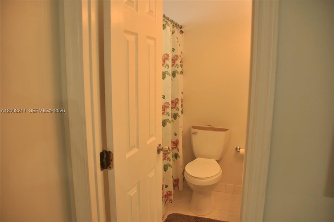 Activo con contrato: $695,500 (4 camas, 3 baños, 2366 Pies cuadrados)