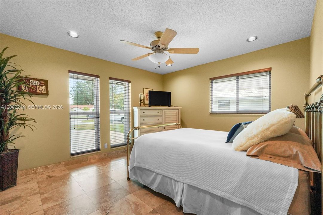 For Rent: $5,100 (4 beds, 3 baths, 2215 Square Feet)