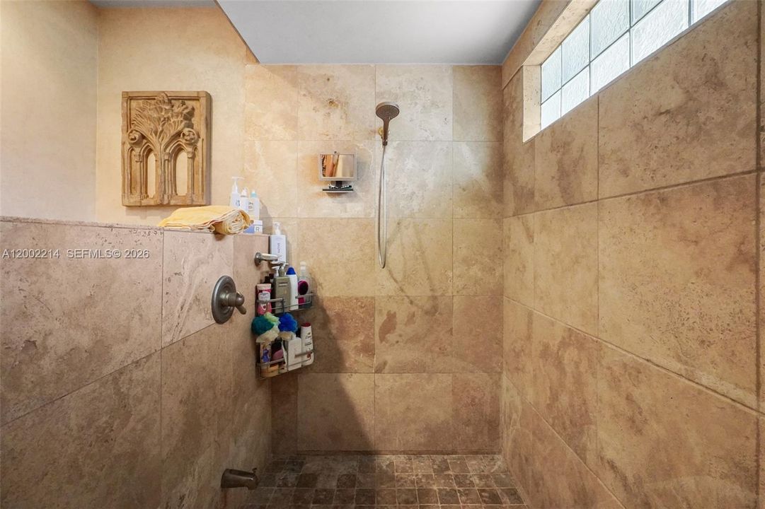 For Rent: $5,100 (4 beds, 3 baths, 2215 Square Feet)