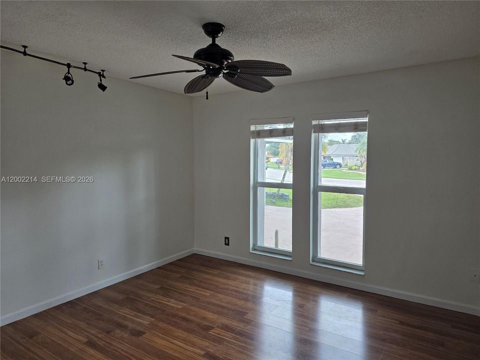 For Rent: $5,100 (4 beds, 3 baths, 2215 Square Feet)