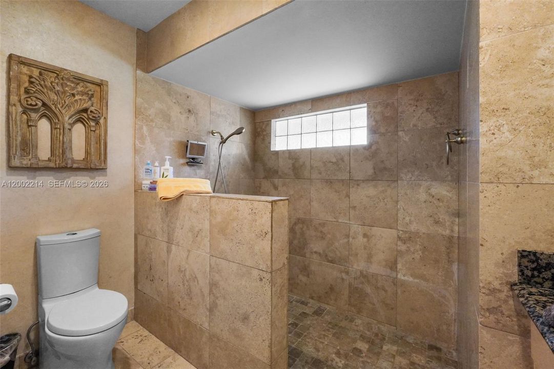 For Rent: $5,100 (4 beds, 3 baths, 2215 Square Feet)