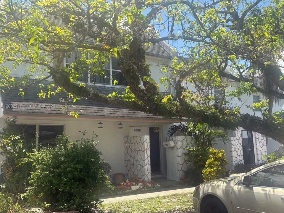 Activo con contrato: $370,000 (4 camas, 2 baños, 1492 Pies cuadrados)
