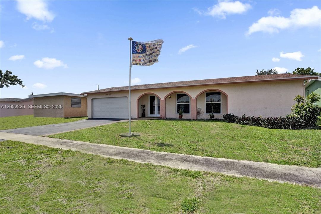 Active With Contract: $635,000 (4 beds, 2 baths, 1854 Square Feet)