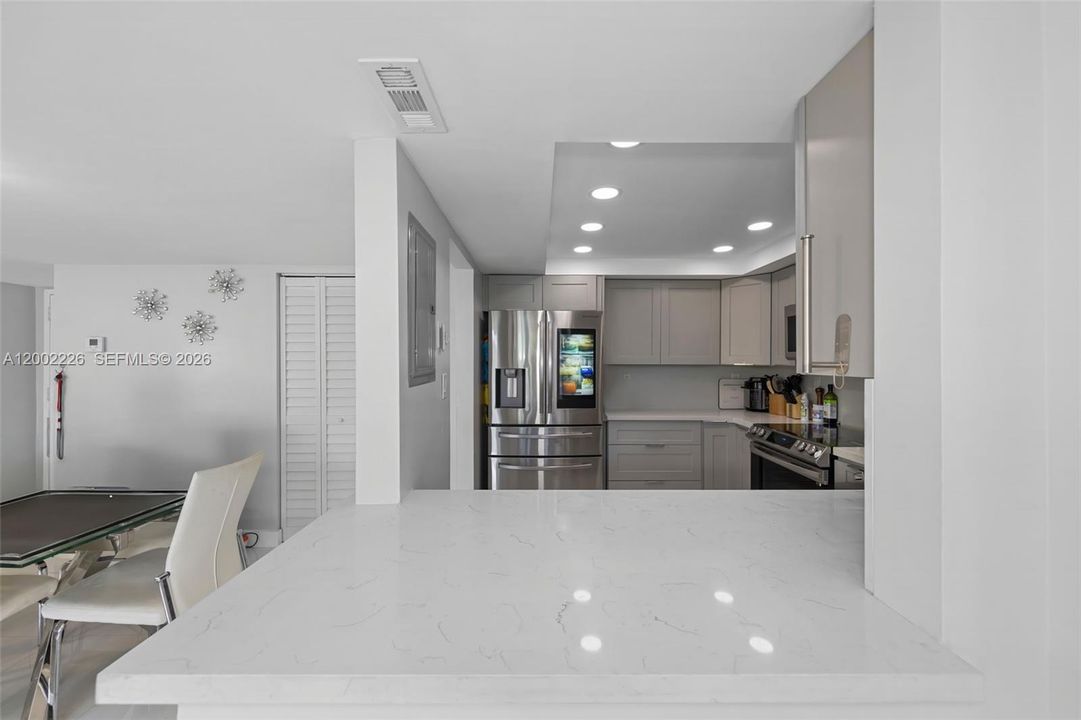 For Sale: $380,000 (2 beds, 2 baths, 1200 Square Feet)