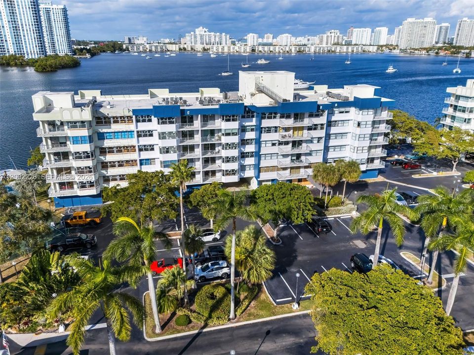 For Sale: $380,000 (2 beds, 2 baths, 1200 Square Feet)