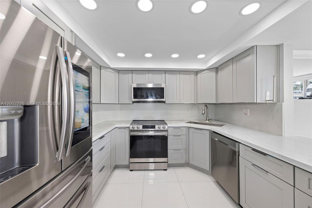 For Sale: $380,000 (2 beds, 2 baths, 1200 Square Feet)