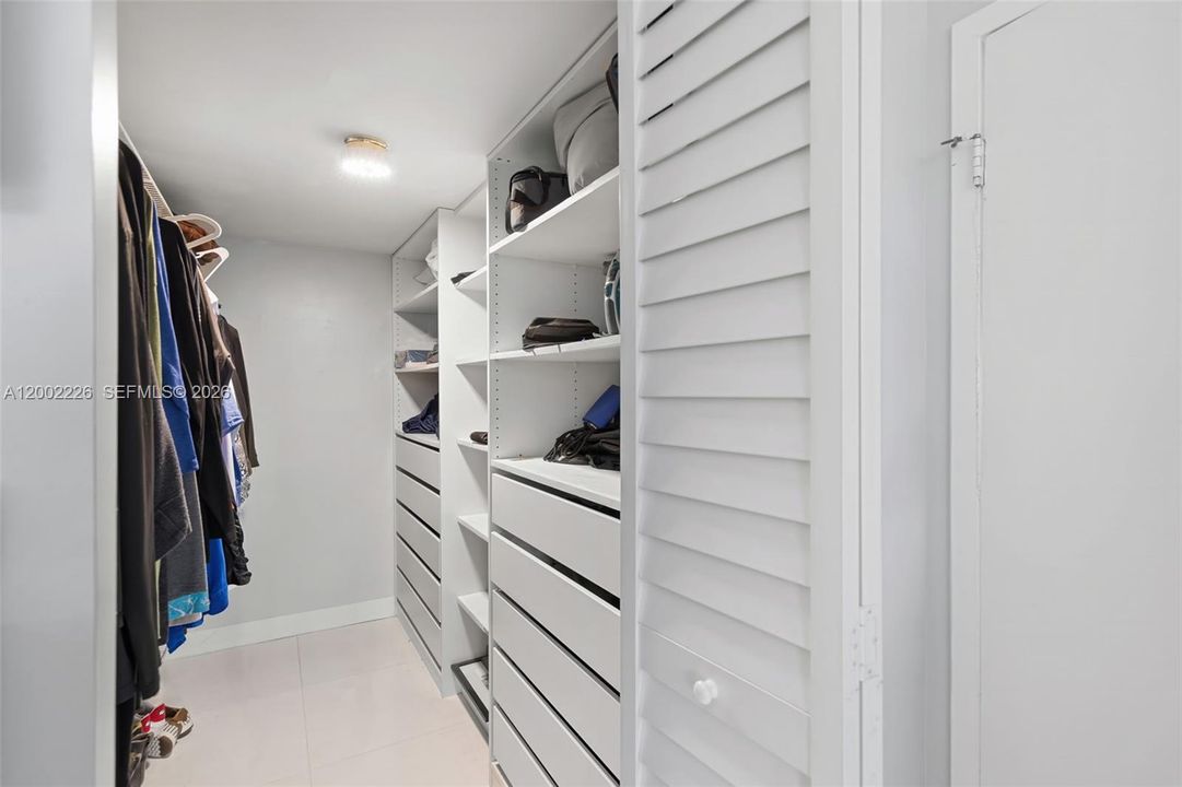 For Sale: $380,000 (2 beds, 2 baths, 1200 Square Feet)