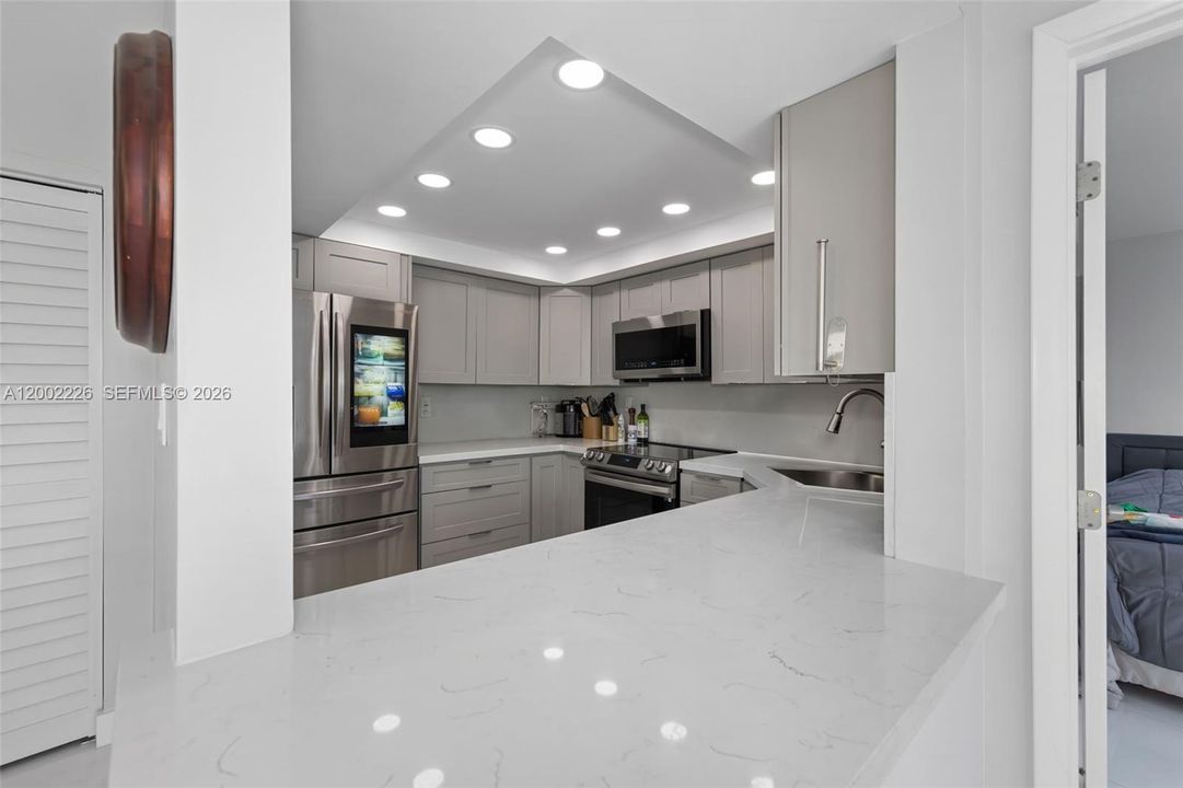 For Sale: $380,000 (2 beds, 2 baths, 1200 Square Feet)