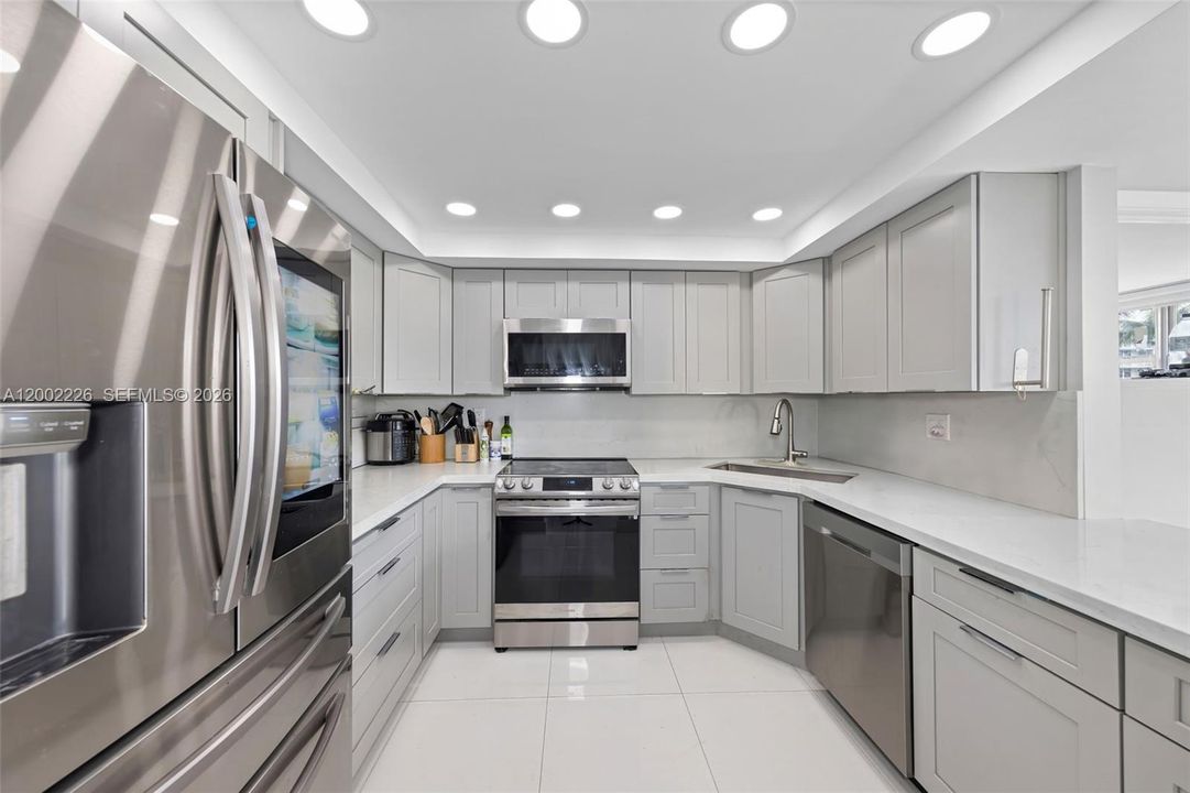 For Sale: $380,000 (2 beds, 2 baths, 1200 Square Feet)