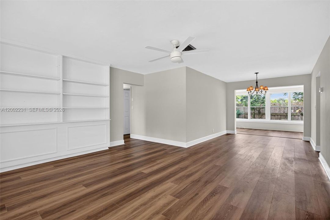 En Venta: $685,000 (3 camas, 2 baños, 1559 Pies cuadrados)