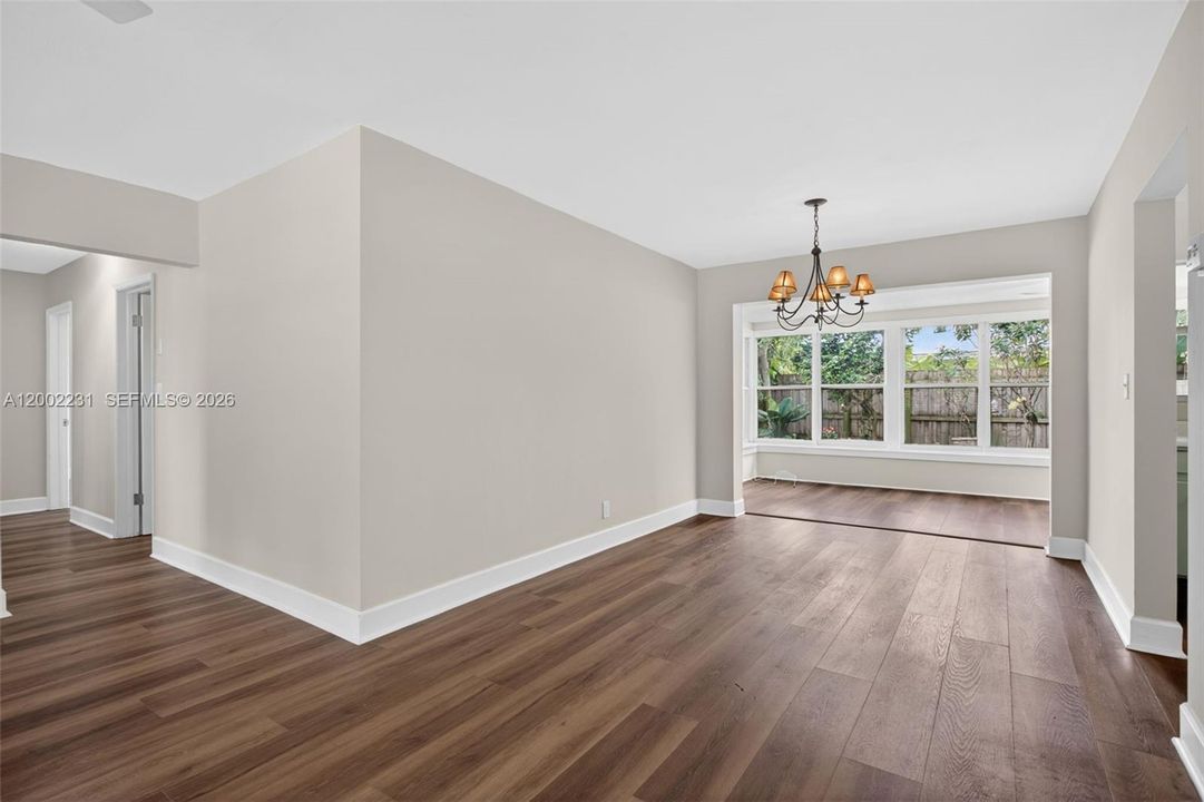 En Venta: $685,000 (3 camas, 2 baños, 1559 Pies cuadrados)