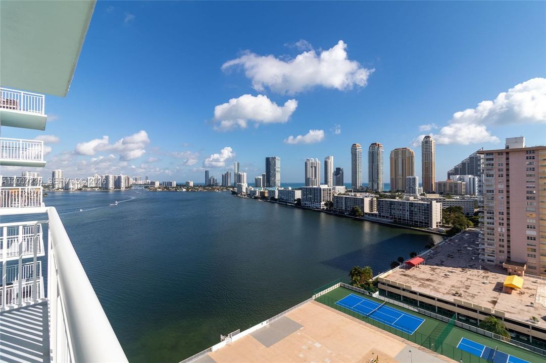 Active With Contract: $459,000 (2 beds, 2 baths, 1856 Square Feet)