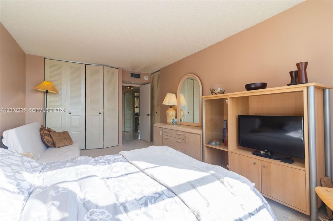 Active With Contract: $459,000 (2 beds, 2 baths, 1856 Square Feet)