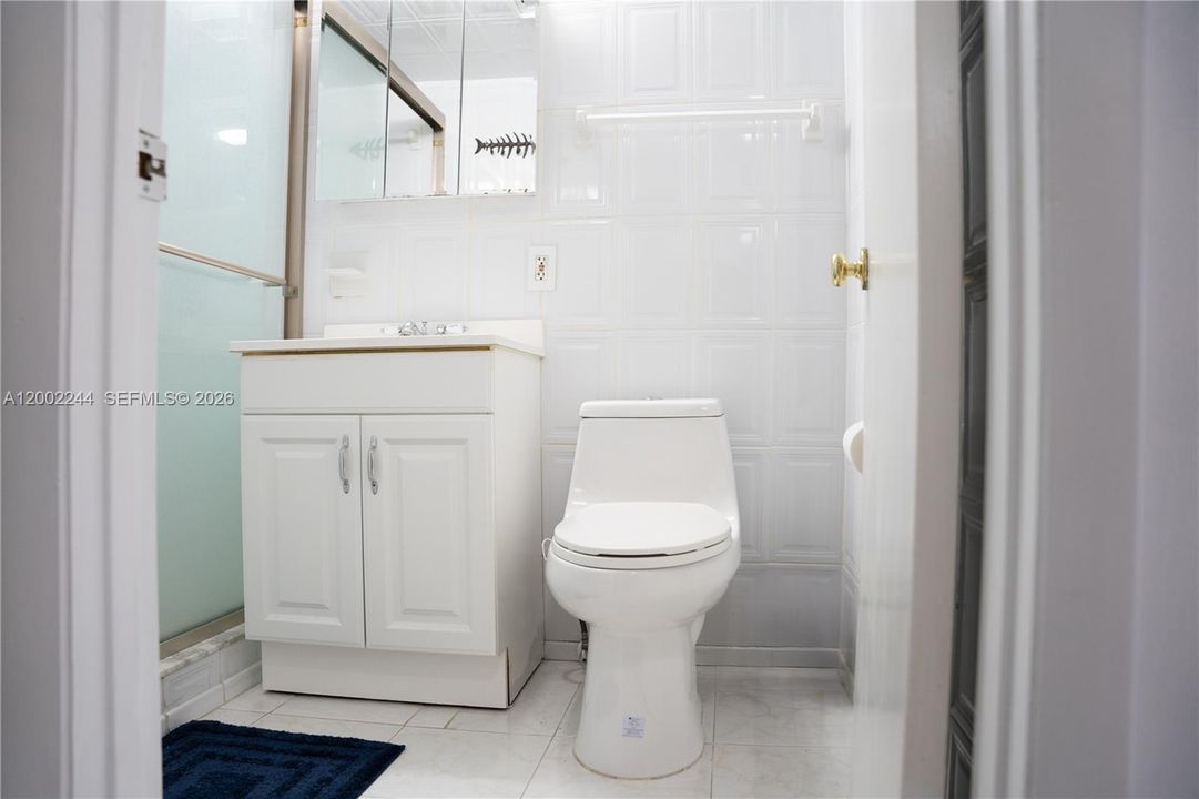 2nd Full Bathroom